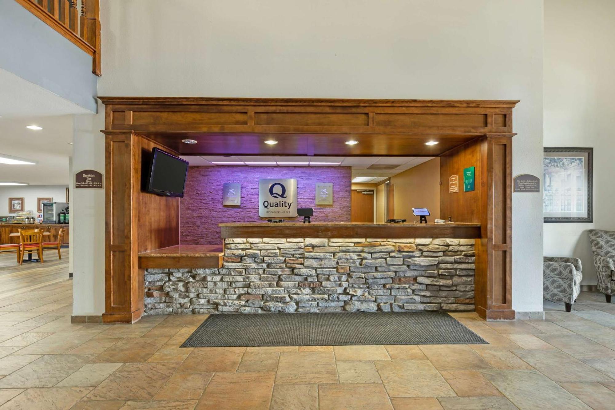 Quality & Madison Near Hwy 61 Hotel 3*
