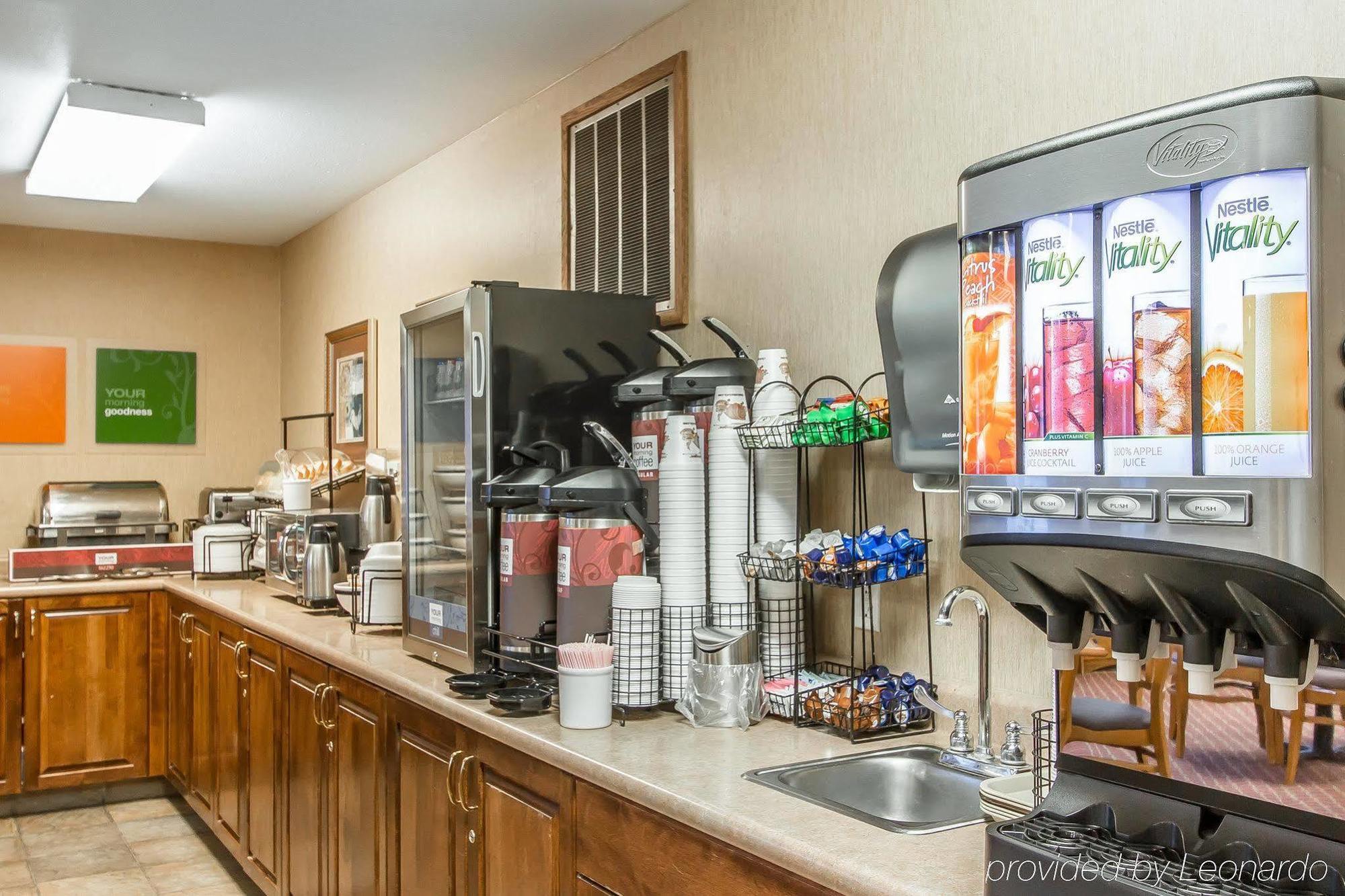 Quality & Madison Near Hwy 61 Hotel 3*