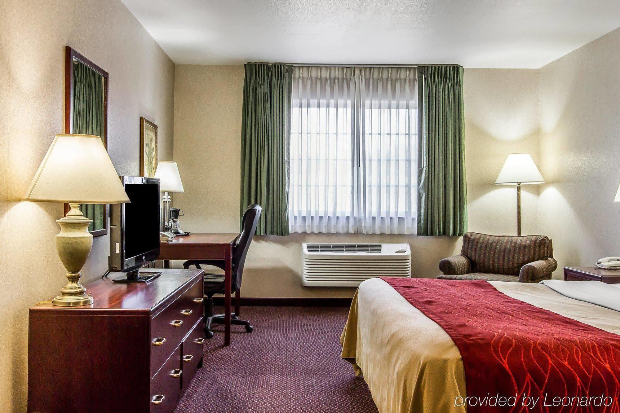 Hotel Quality & Near Hwy 61 Fort Madison