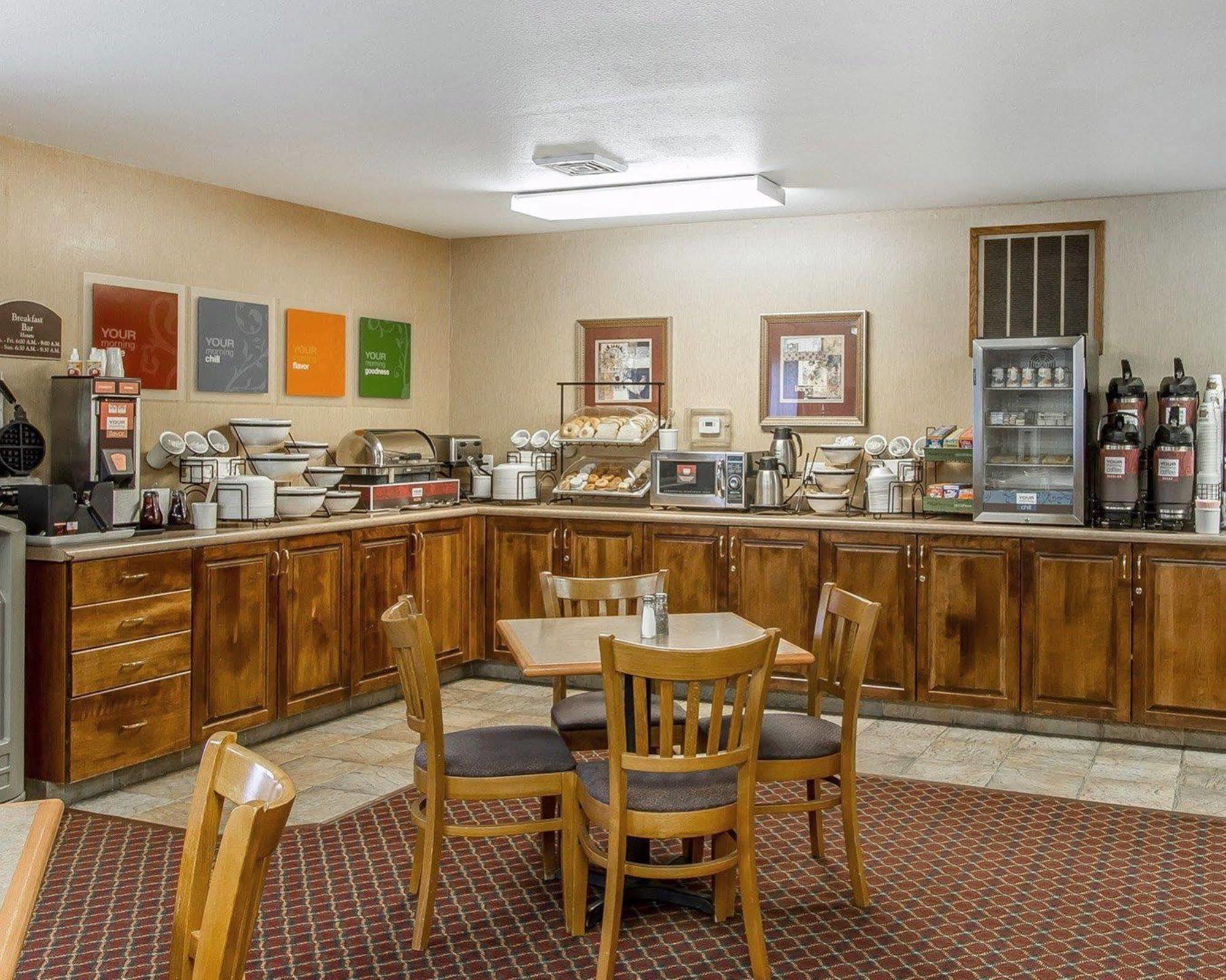Hotel Quality & Madison Near Hwy 61 Fort Madison