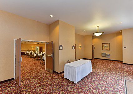 Hotel Quality & Near Hwy 61 3*